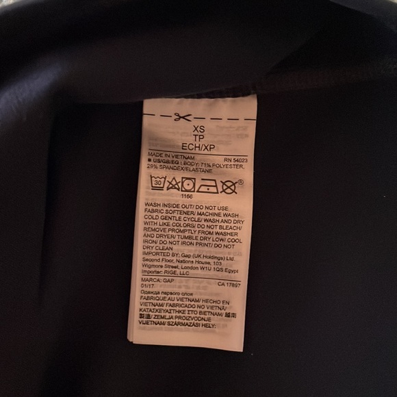 Gap Fit Navy 3/4 Zip Mockneck Running Pullover - Picture 6 of 7